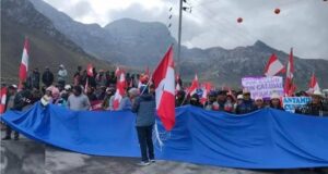 Huánuco: pobladores toman campamento de Antamina pide colegios y vías en la zona