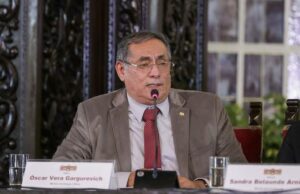 Presentan moción de censura contra ministro Oscar Vera por «incapacidad y falta de idoneidad»