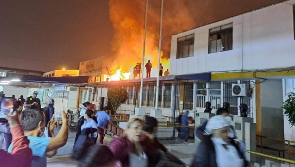 Incendio en hospital de Puente Piedra: afectó hospital Carlos Lanfranco La Hoz (VIDEO)