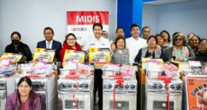 Midis gestiona entrega de 80 kits de emprendimiento para comedores populares