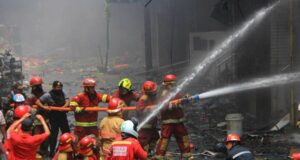 Trujillo:Incendio destruyó más de 12 galerías en Centro Comercial ‘Tacorita’