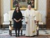 Dina Boluarte fue recibida por el Papa Francisco en el Vaticano acudió ataviada de negro según protocolo(VIDEO)