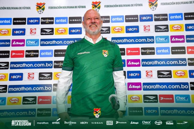 Brasileño Zago presentado como nuevo técnico de Bolivia