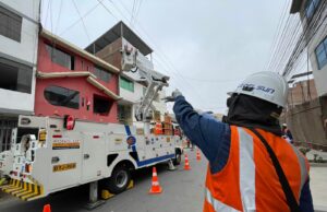 Por riesgo eléctrico, Luz del Sur realiza corte de cables de telecomunicaciones en sus redes de media tensión