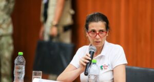 Hania Pérez de Cuéllar: Ministra de Vivienda derrocha dinero de su caja chica en compra de almuerzos, postres y suplementos alimenticios