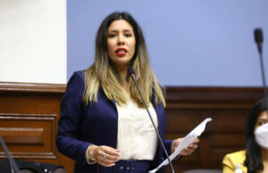 Fiscalía abre investigación contra Rosselli Amuruz por contrataciones vinculadas a Paul García