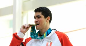 Diego Elías orgulloso de lograr medallas para el Perú
