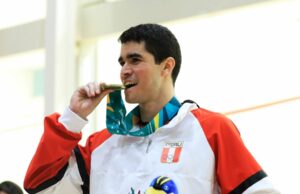 Diego Elías orgulloso de lograr medallas para el Perú