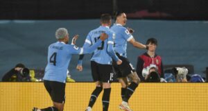 Uruguay reafirmó su buen juego en las Clasificatorias goleando a Bolivia 3-0