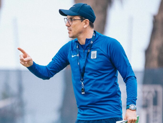 Mauricio Larriera dejó de ser técnico de Alianza Lima