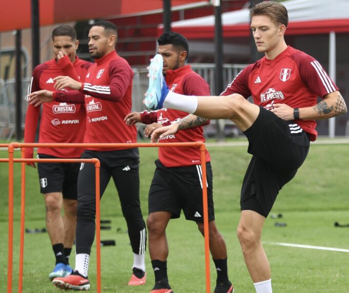 Selección parte mañana por la tarde a La Paz en busca del primer triunfo ante Bolivia
