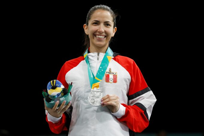 Esgrimista María Luisa Doig ganó medalla de plata en Panamericanos