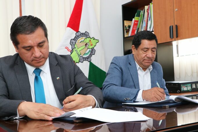 Gobierno Amazonas: suscribe covenio para mejorar servicio de agua y pone canal de riego en Luya