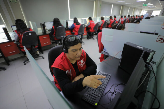 Línea 100 recibió 120 mil llamadas para brindar orientación y soporte psicológico ante casos de violencia