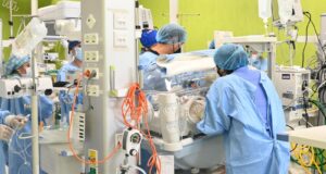 Cerca de 44 niños prematuros fueron atendidos en la UCI neonatal inaugurada en Hospital Luis N. Sáenz