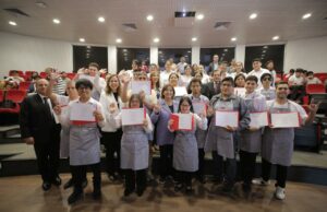 Jóvenes con discapacidad se graduaron como camareros