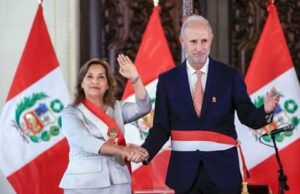 Javier González Olaechea juró ante Boluarte como nuevo canciller en reemplazo de Ana Gervasi