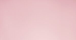 Emilia: ‘La superestrella del pop urbano’ nos transporta en un emocionante viaje retro con «.MP3″(VIDEO)