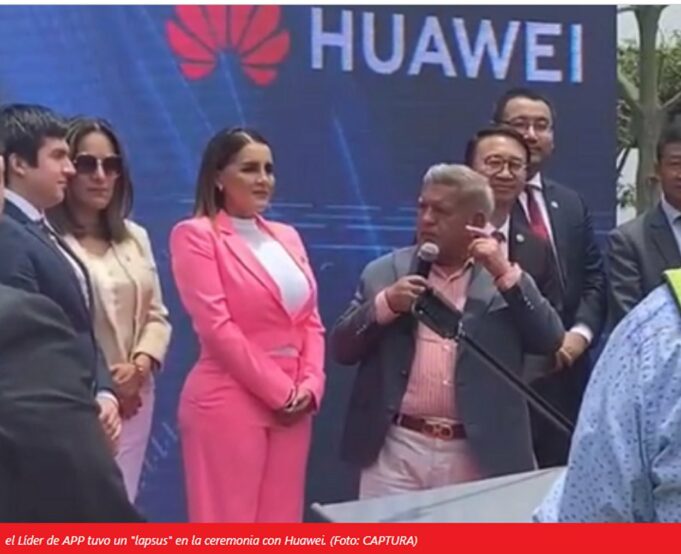 César Acuña llama ‘Hawái’ a Huawei en firma de convenio con la UCV (VIDEO)