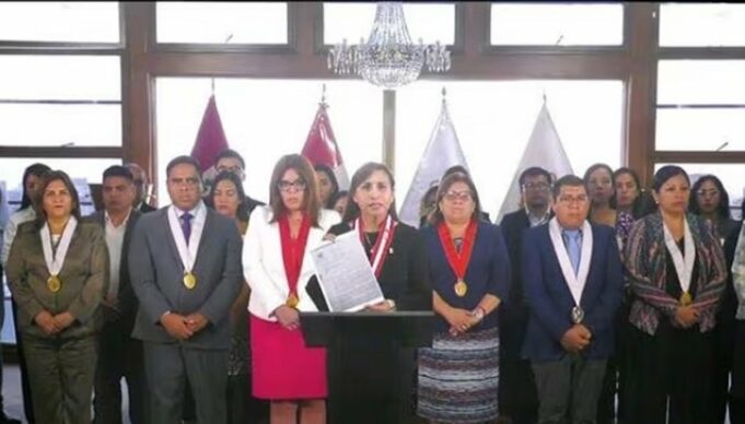 Patricia Benavides denuncia constitucionalmente a Dina Boluarte y Alberto Otárola