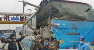 Los Olivos: más de 20 heridos deja choque entre dos buses en la Panamericana Norte