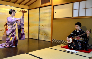 La fotógrafa japonesa Kyoko Aihara expone su obra en el Centro Cultural Peruano Japonés