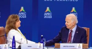Joe Biden trasfiere la presidencia de la APEC a Dina Boluarte