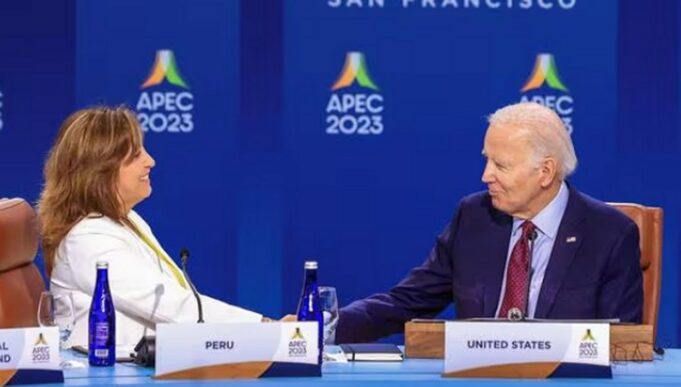 Joe Biden trasfiere la presidencia de la APEC a Dina Boluarte