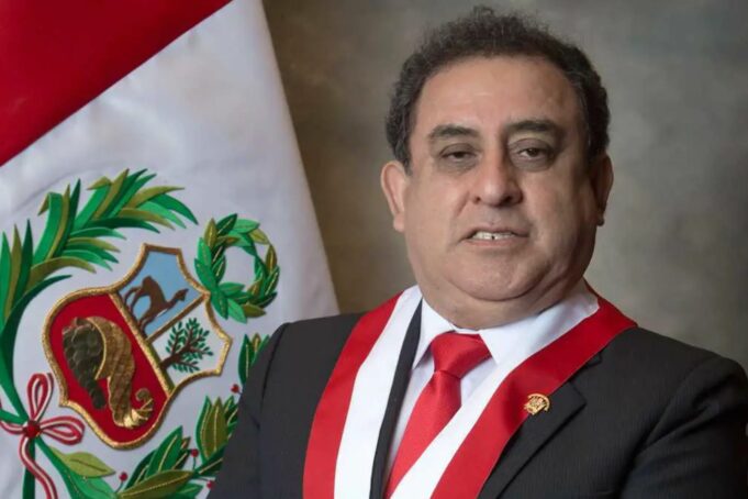 Congresista Luis Picón es condenado a 4 años de prisión suspendida por delito administración pública