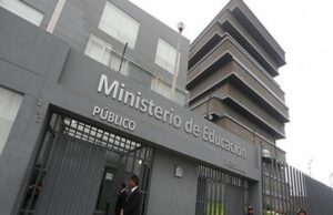 Mafias cobran 10 soles por certificados de colegio en propio sistema del Ministerio de Educación(VIDEO)