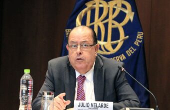 Julio Velarde: Permitir retiros en tener pensiones más bajas en la vejez