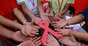 Día Mundial de la Lucha Contra el SIDA ¡Alerta en Perú!: Jóvenes de 20 a 24 años lideran casos de VIH