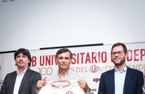 Argentino Fabián Bustos fue presentado como nuevo técnico de Universitario