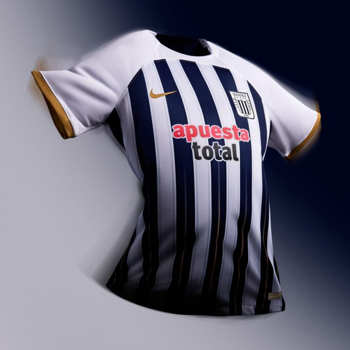 Alianza Lima presentó su nueva piel para el 2024