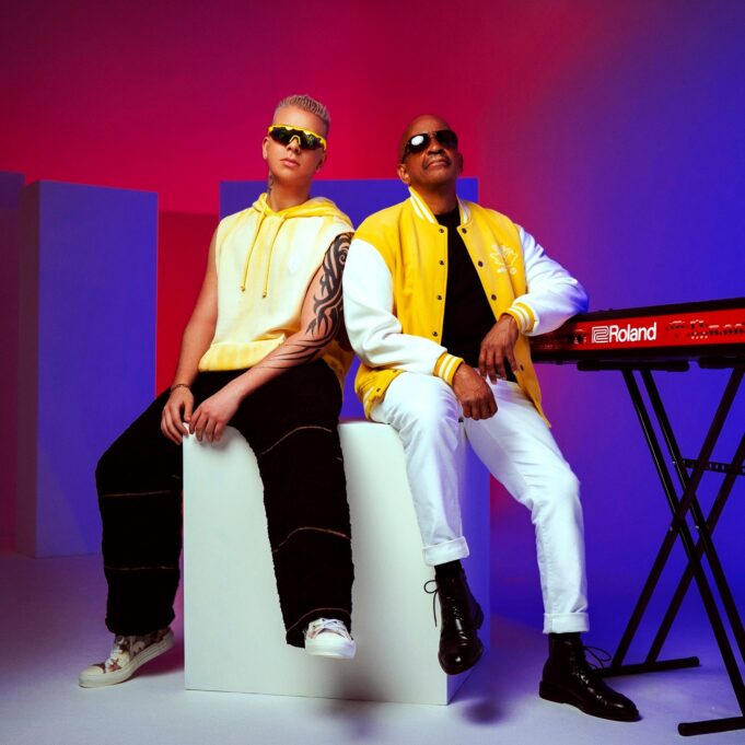 M.Roca: Cantautor argentino presenta trabajo musical a ritmo de salsa(VIDEO)