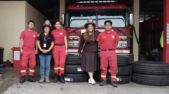 Compañía de bomberos realiza labor social junto a la empresa privada