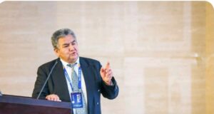 Premian a peruano por inventar tecnologías contracontaminación de automotores y en construcción