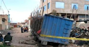 Mecánico falleció al ser aplastado por remolque en Puno