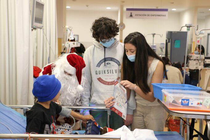 Jóvenes comprometidos llevan ayuda y esperanza al Instituto Nacional de Neoplásicas – INEN