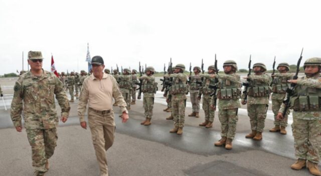 Ministro de Defensa confirma que criminales ecuatorianos poseen municiones de origen peruano