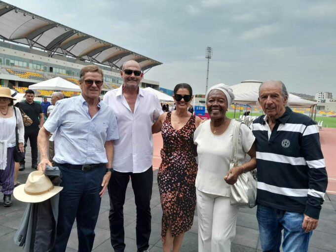 Emotiva despedida le dieron a gloria del atletismo peruano Roberto Abugattás