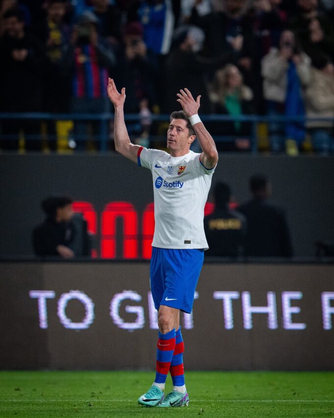 Barcelona es el otro finalista de la Supercopa de España al vencer a Osasuna 2-0