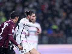 Juventus derrotó a Salernitana por 2-1 y quedó a dos del líder Inter en el Calcio
