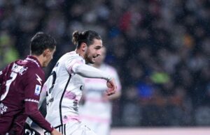 Juventus derrotó a Salernitana por 2-1 y quedó a dos del líder Inter en el Calcio