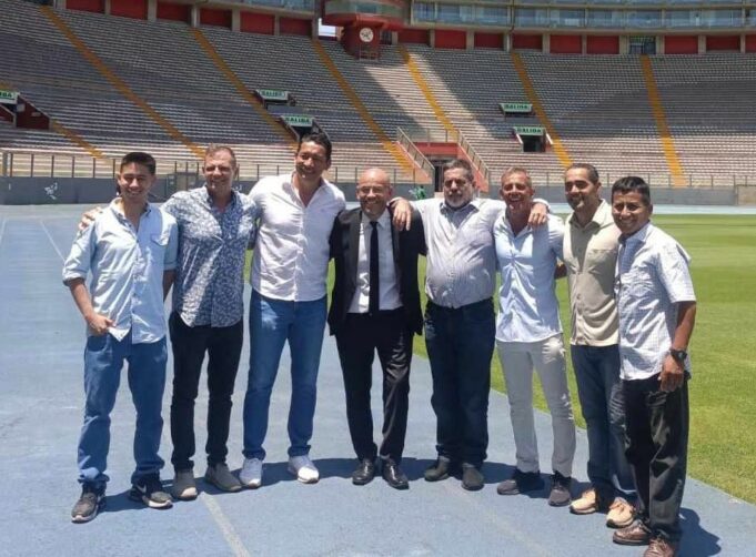 Vuelve esta noche “A Presión” con «Mr. Peet» en las redes