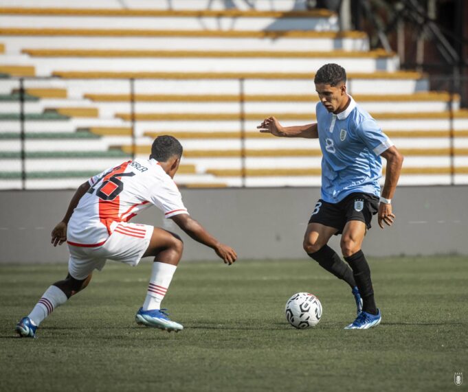 Selección de Perú se despidió del Preolímpico con derrota ante Uruguay 3-0.