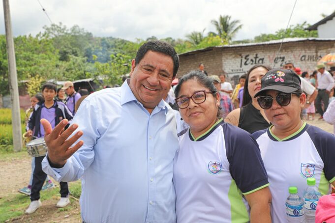 Gilmer Horna cumple su compromiso al abonar más de 9 millones de soles en deuda social