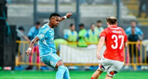 La Tarde fue Celeste. Cristal goleó a la U. Católica de Chile 4-0 en su estreno oficial