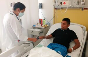 Policías heridos por explosión de granada reciben atención especializada en Hospital Nacional PNP «Luis N. Sáenz»