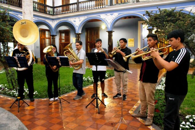 Ven e inscríbete en los talleres de ballet, danza, música y pintura de San Marcos 2024